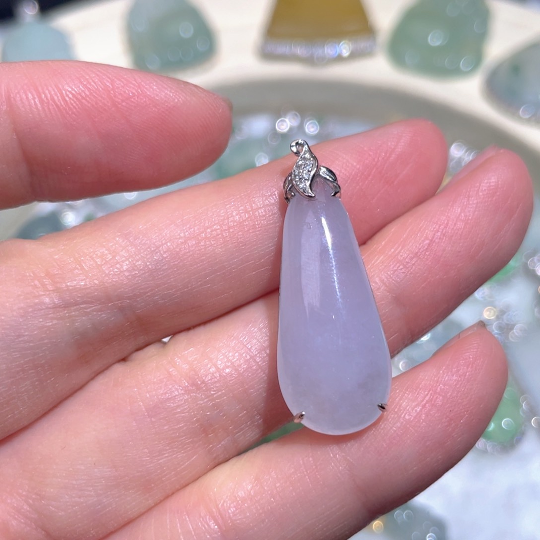 翡翠颈饰18K金镶嵌翡翠