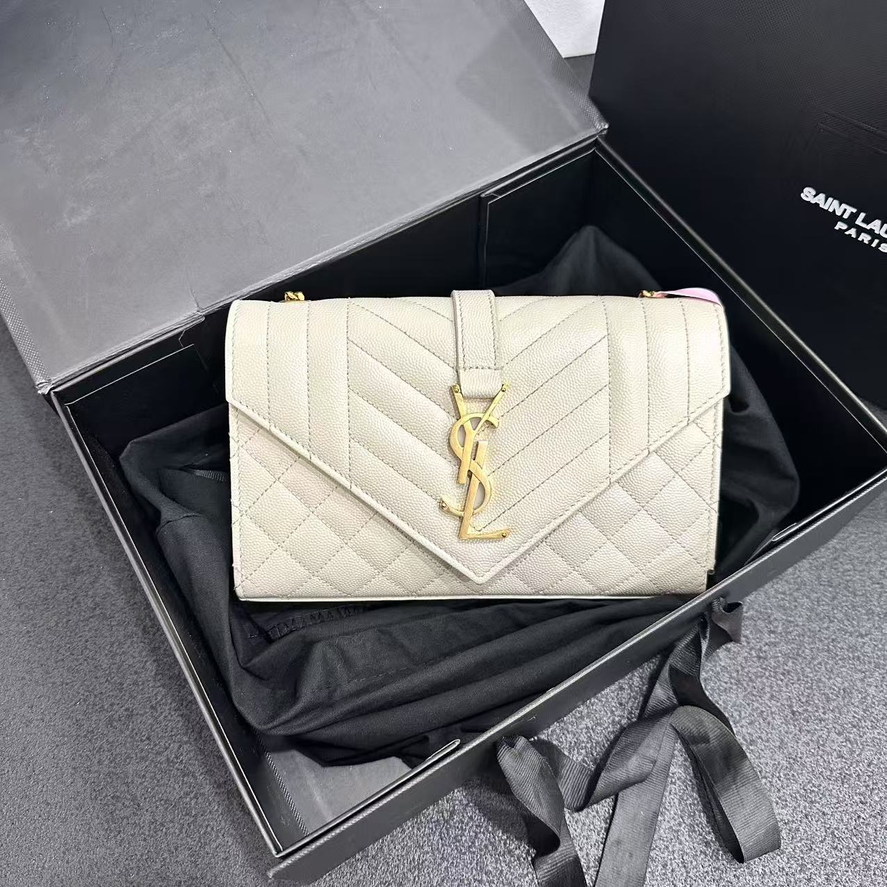 未使用 YSL/圣罗兰 壹所/信封 鱼子酱 小号 白金 新款 全新 *