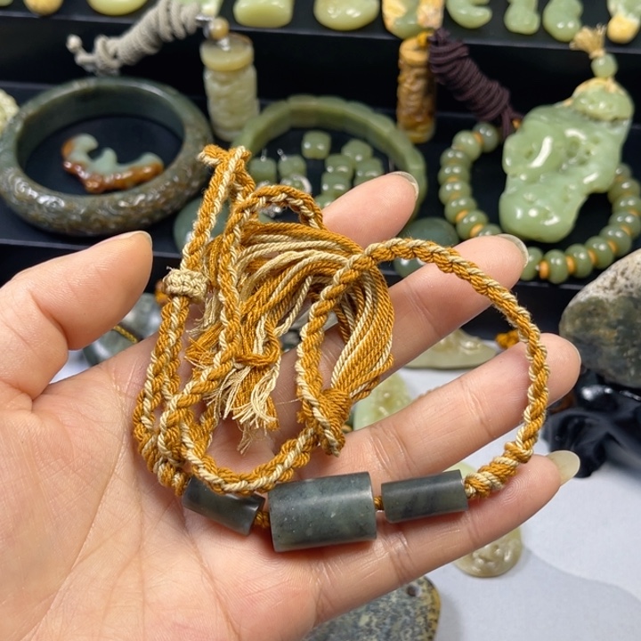 岫岩河磨玉（透闪石质玉）吊坠未镶嵌