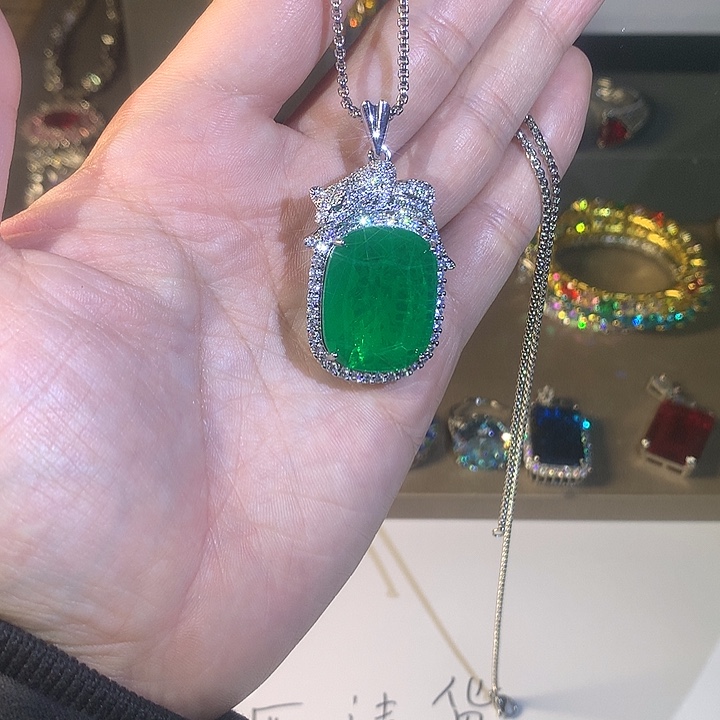 非金属43吊坠。            