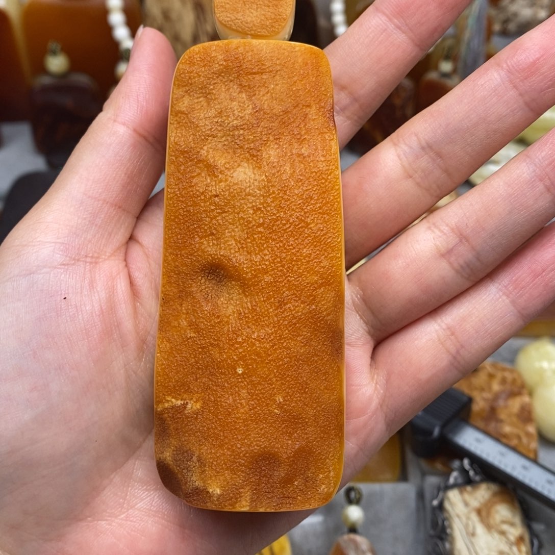 未镶嵌琥珀珠宝奇石