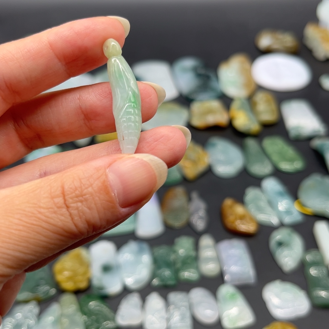 颈饰未镶嵌翡翠玉米