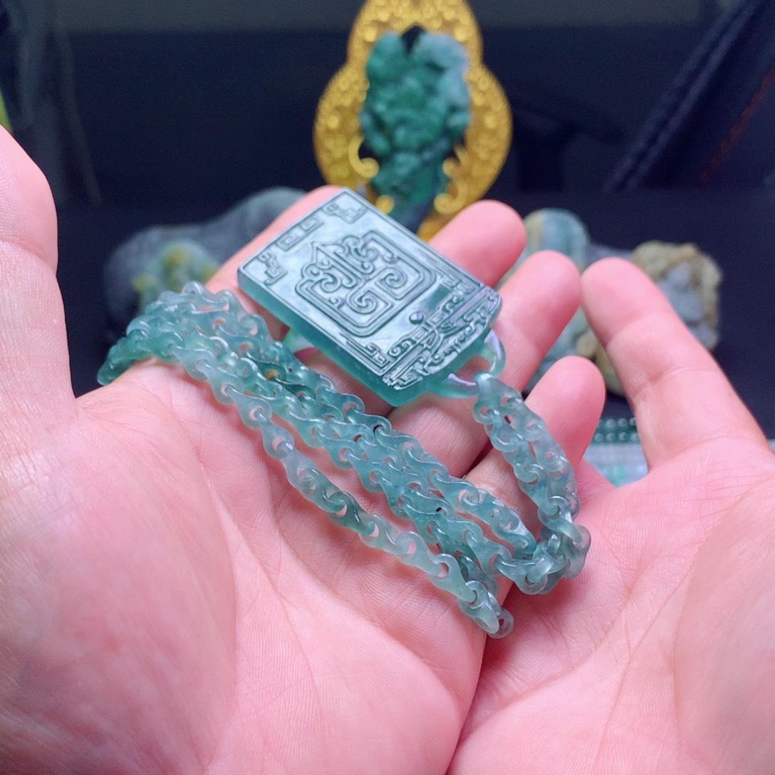 凯***g定制翡翠未镶嵌翡翠