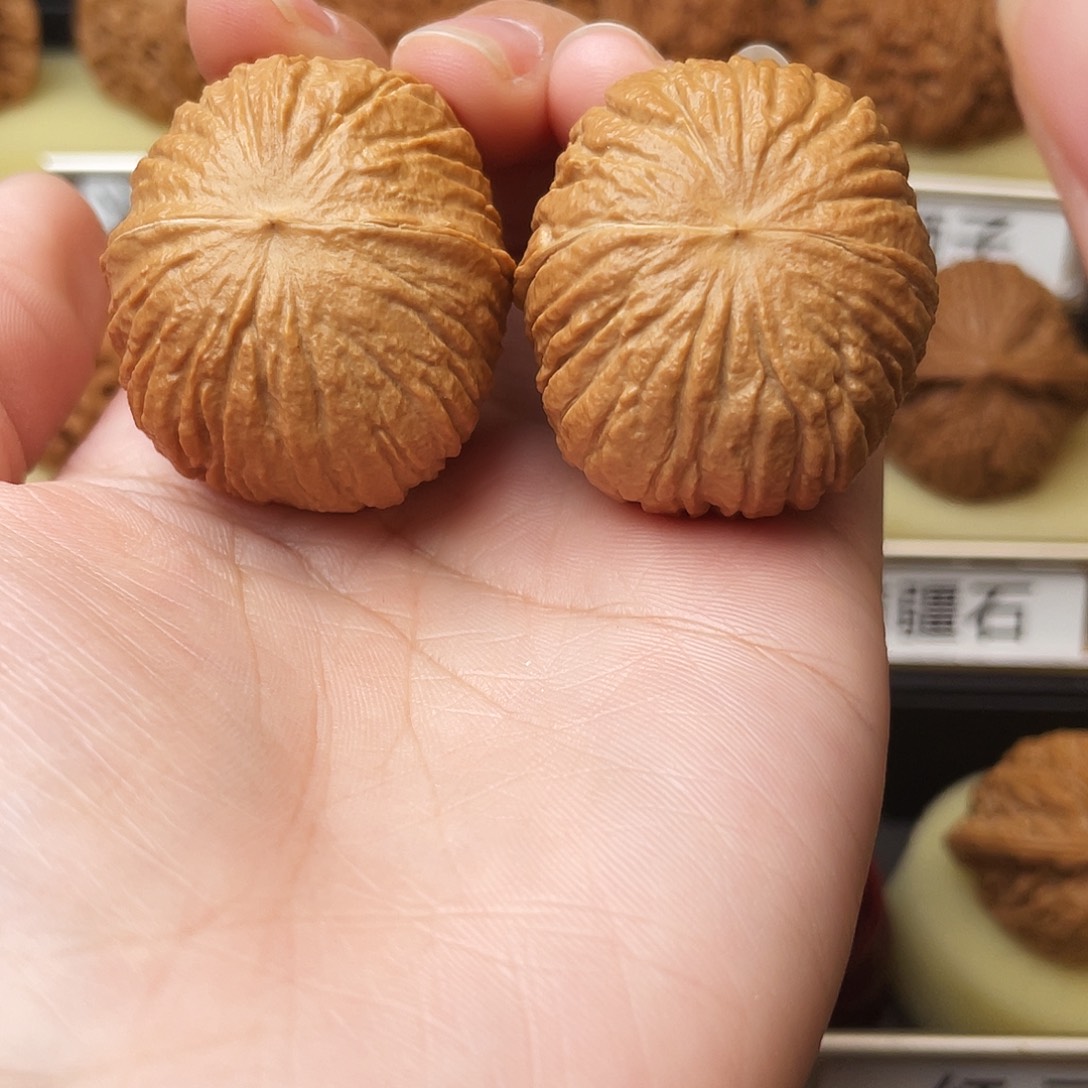 文玩核桃吊坠猴头元宝37尺527