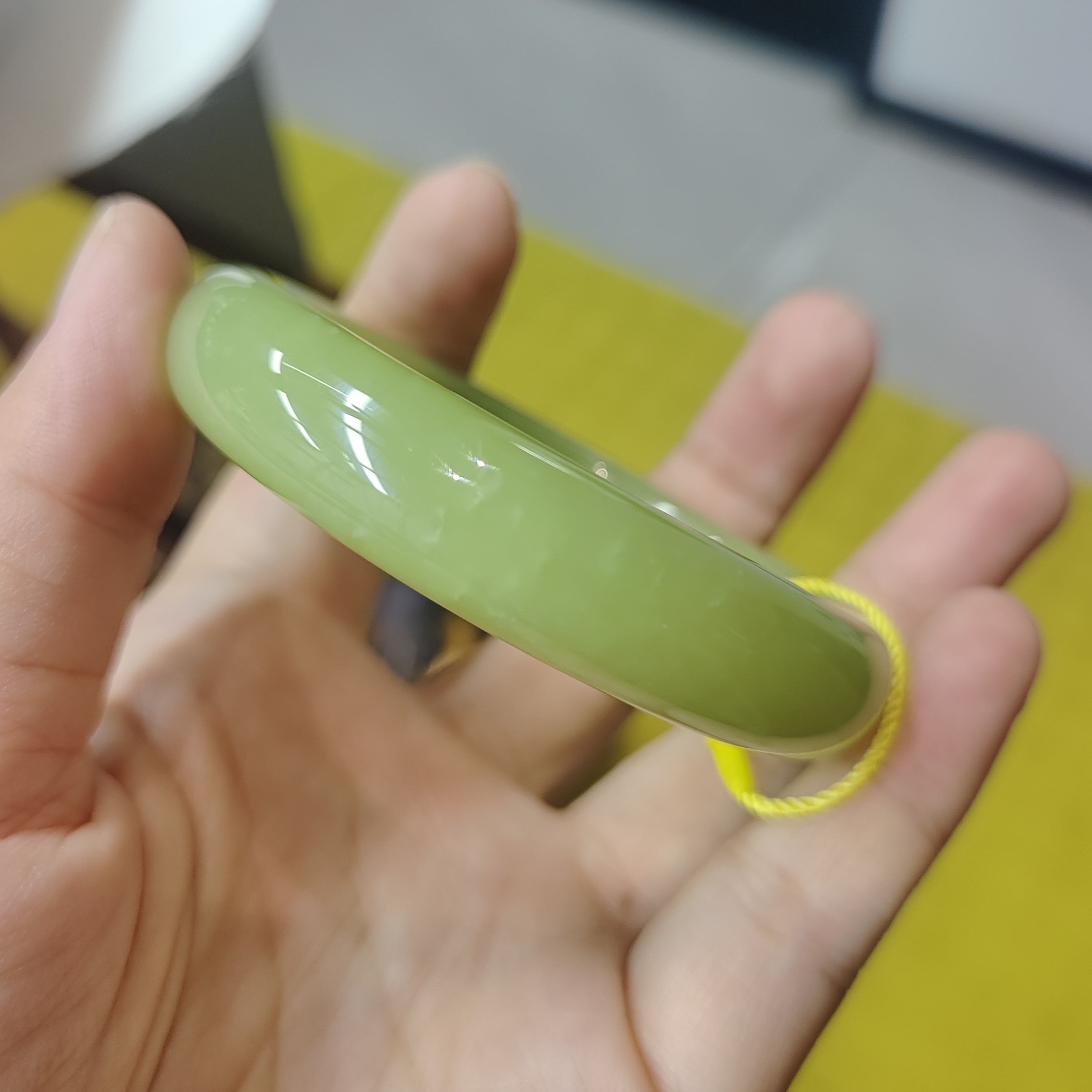 新疆料和田玉冰黄口若羌鸡油黄