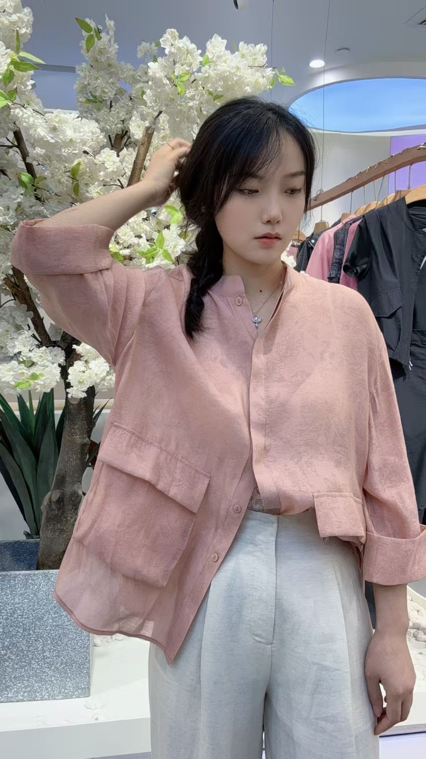C.crlu可路莎2025卬花衬衣