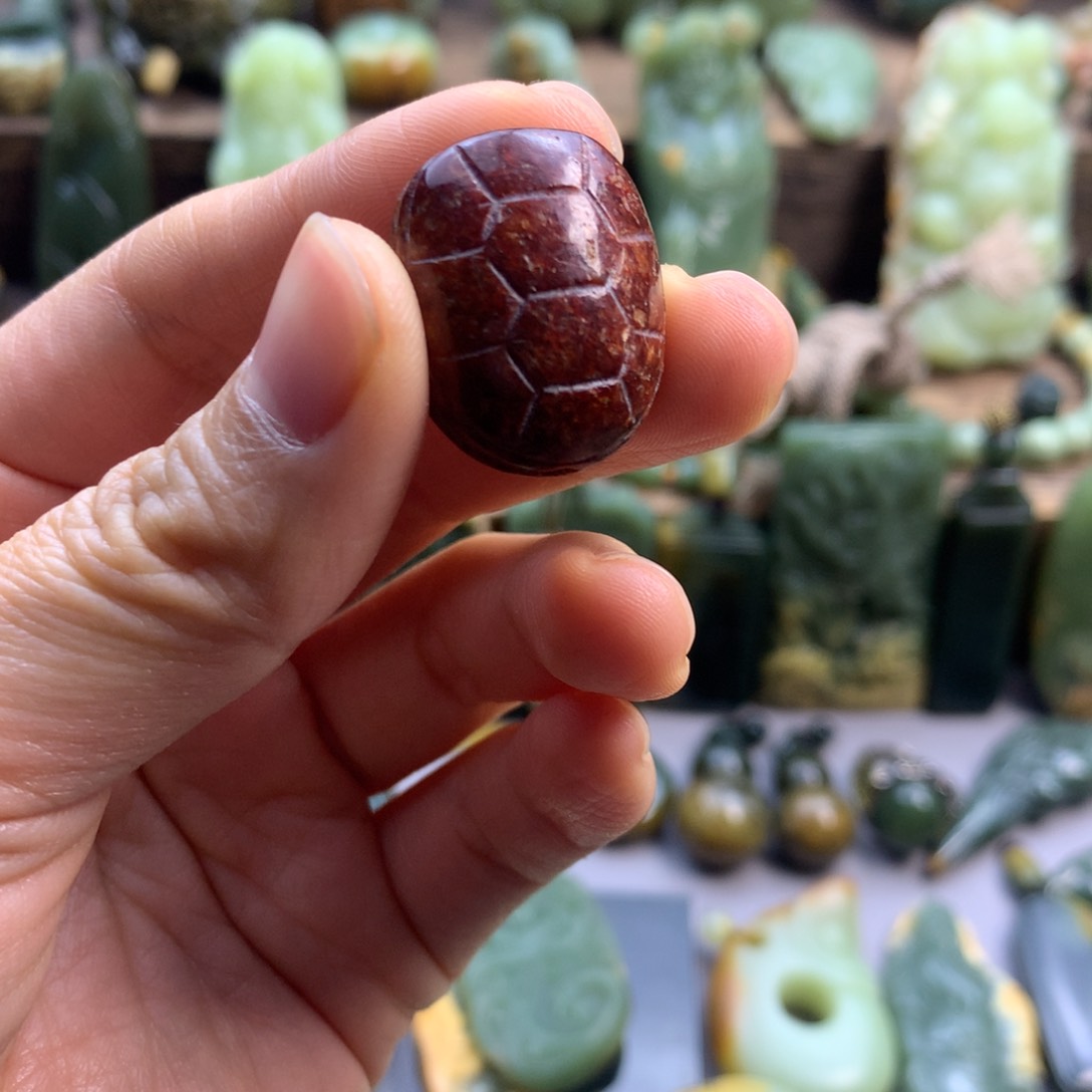 未镶嵌岫岩河磨玉（透闪石质玉）珠宝奇石