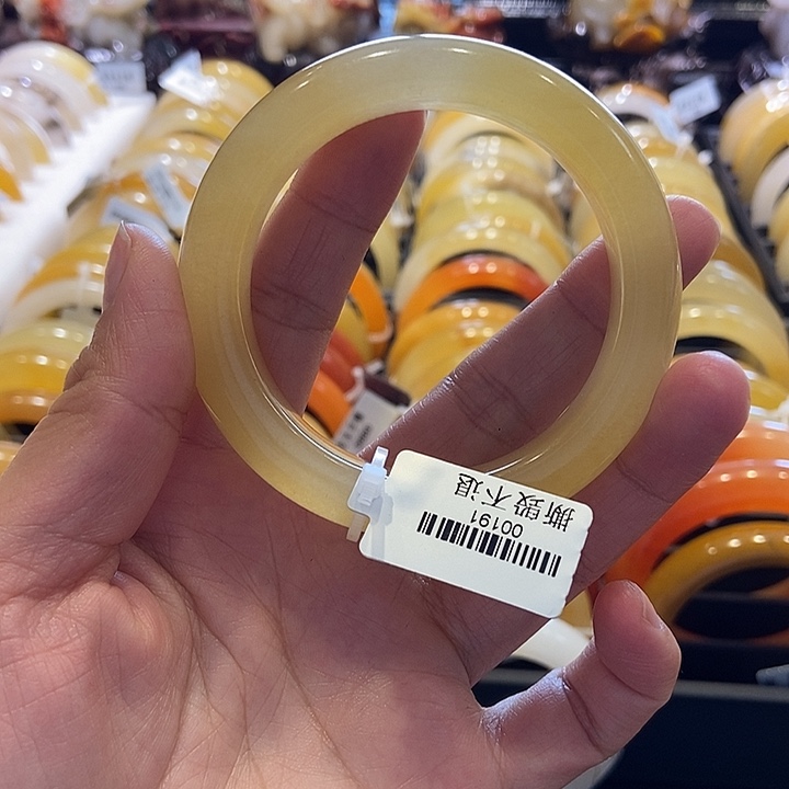 石英质玉（黄龙玉）手镯未镶嵌