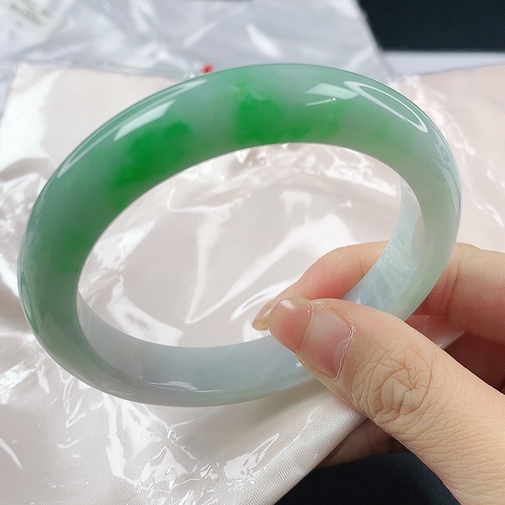 未镶嵌手镯翡翠芒**g，050