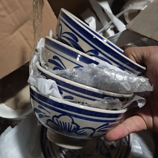 茶盏陶瓷盘子碗啥都有