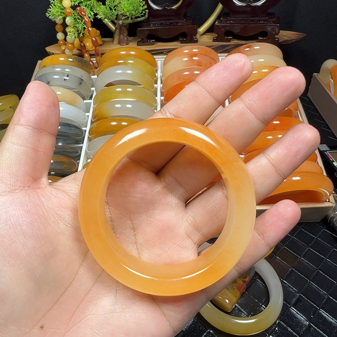 ས***།石英质玉（黄龙玉）未镶嵌手镯