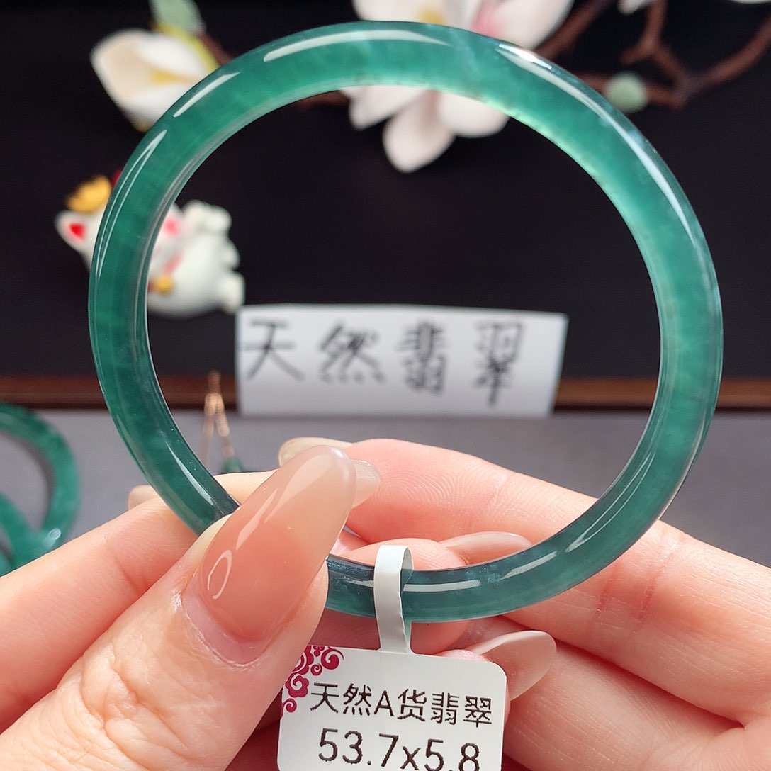 翡翠手镯（圆镯）未镶嵌