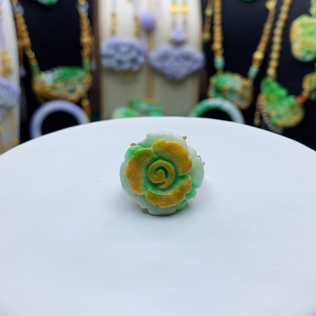 翡翠戒指未镶嵌天然