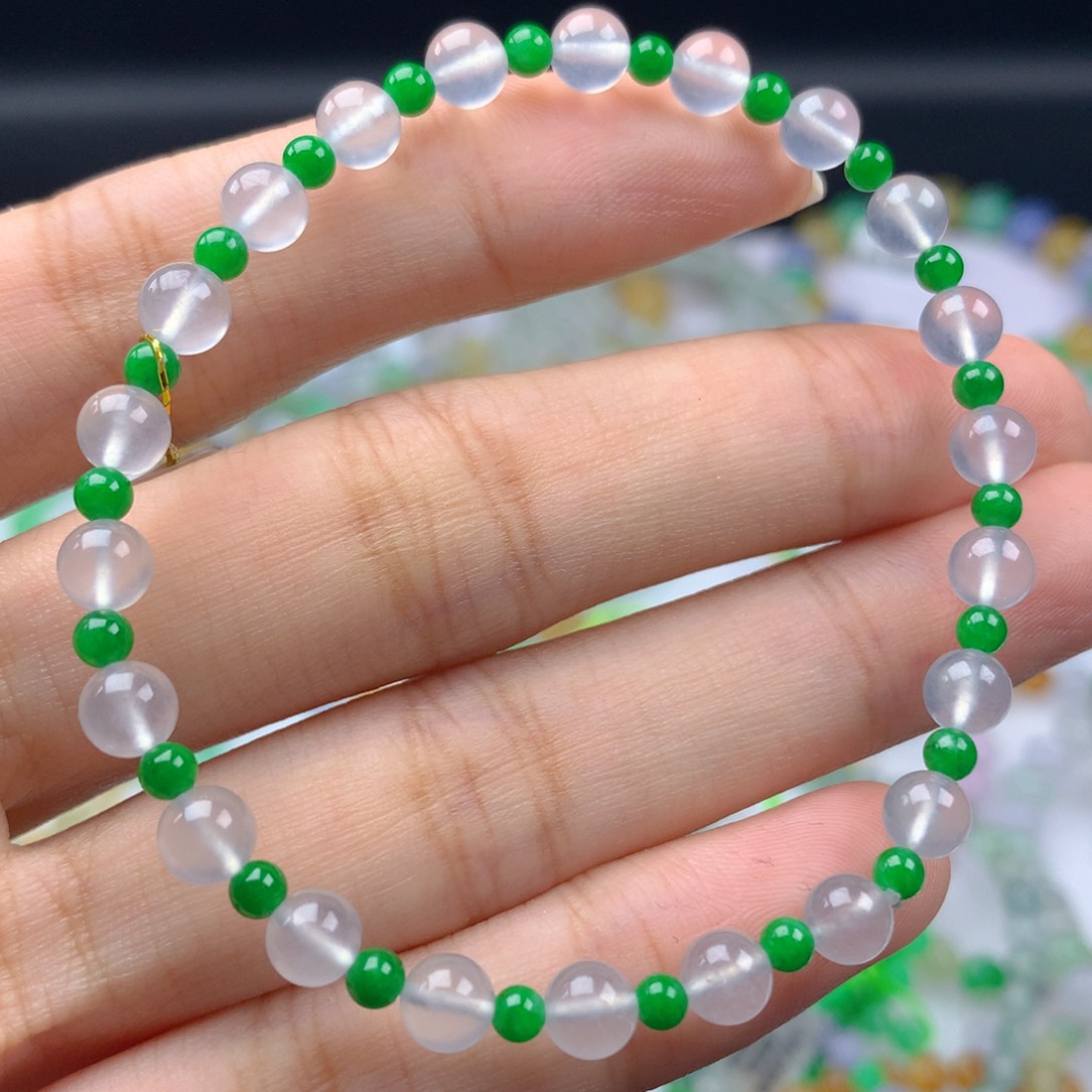 翡翠手链未镶嵌卡