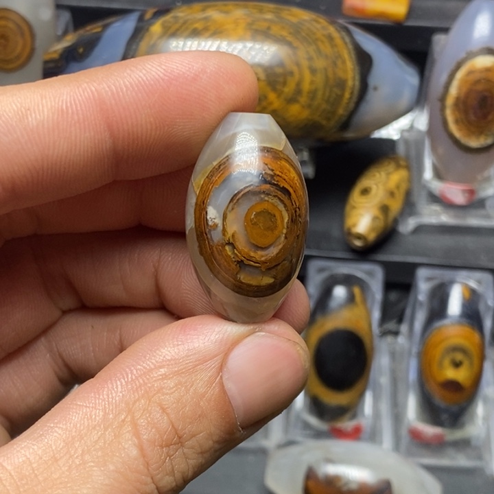 玛瑙/玉髓珠宝奇石未镶嵌静*哥