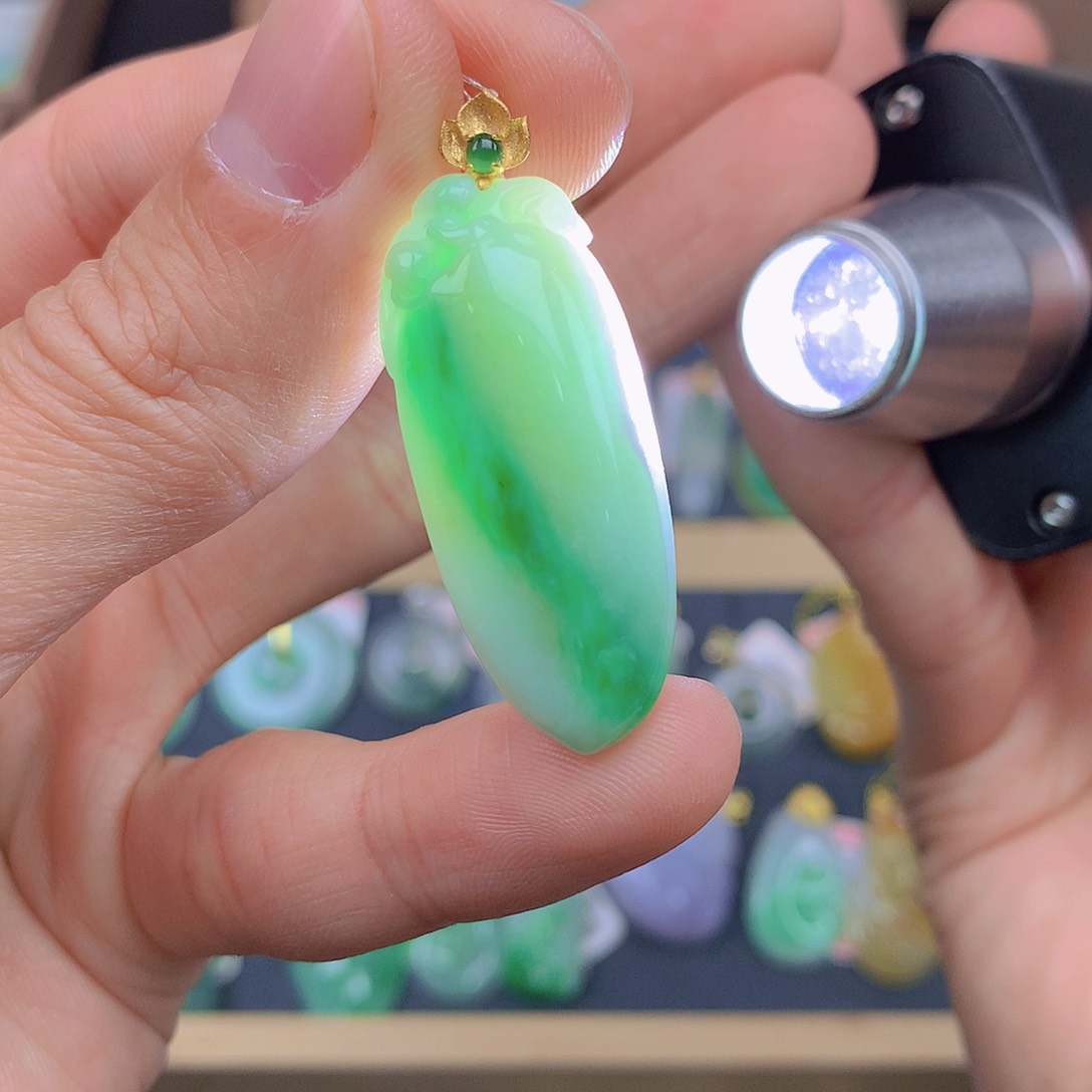 翡翠颈饰18K金镶嵌翡翠