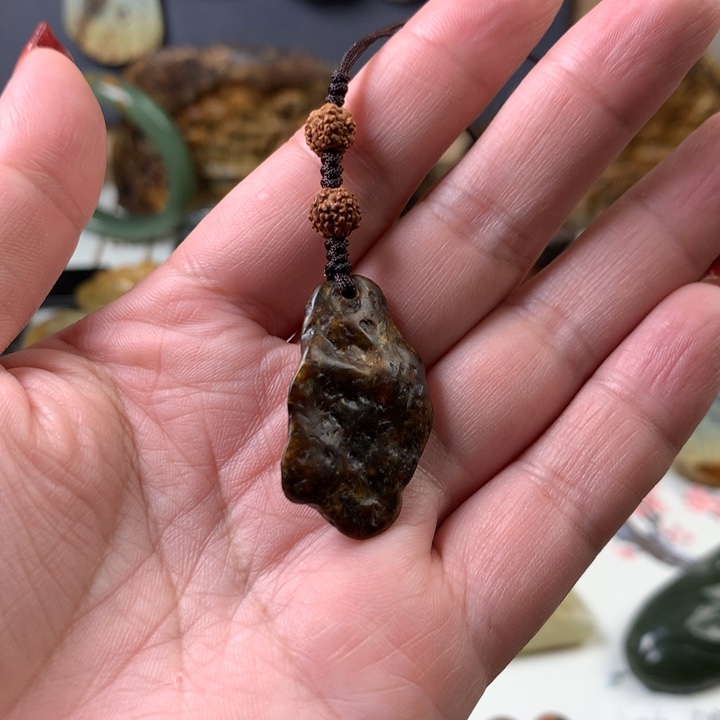 岫岩河磨玉（透闪石质玉）挂件未镶嵌