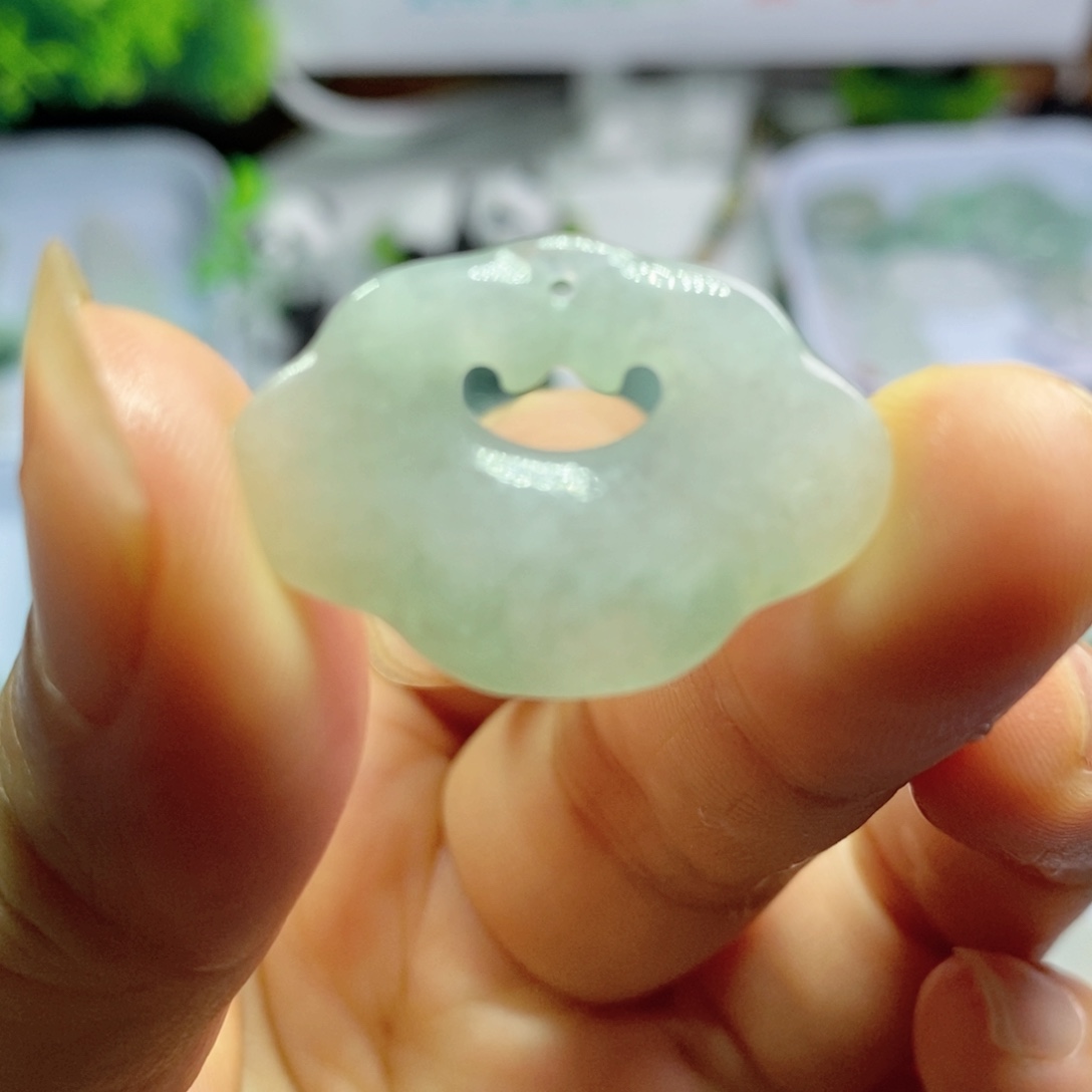 颈饰未镶嵌翡翠如意锁