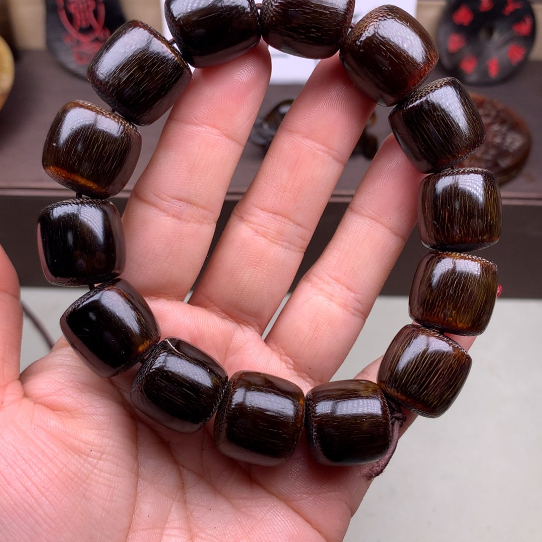 鹿骨把件好看牛角