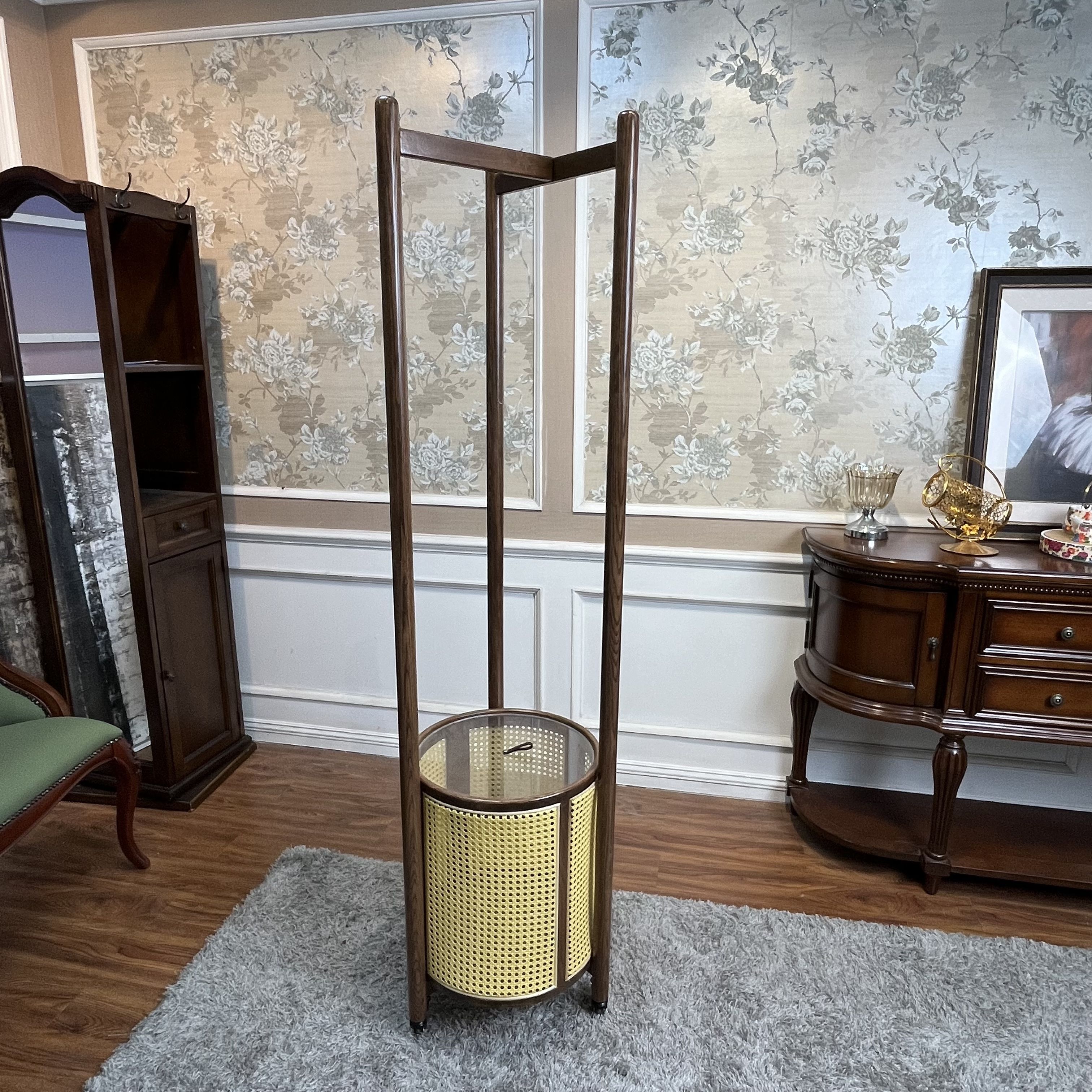 美式简约移动衣帽架底座带仓储物篮架