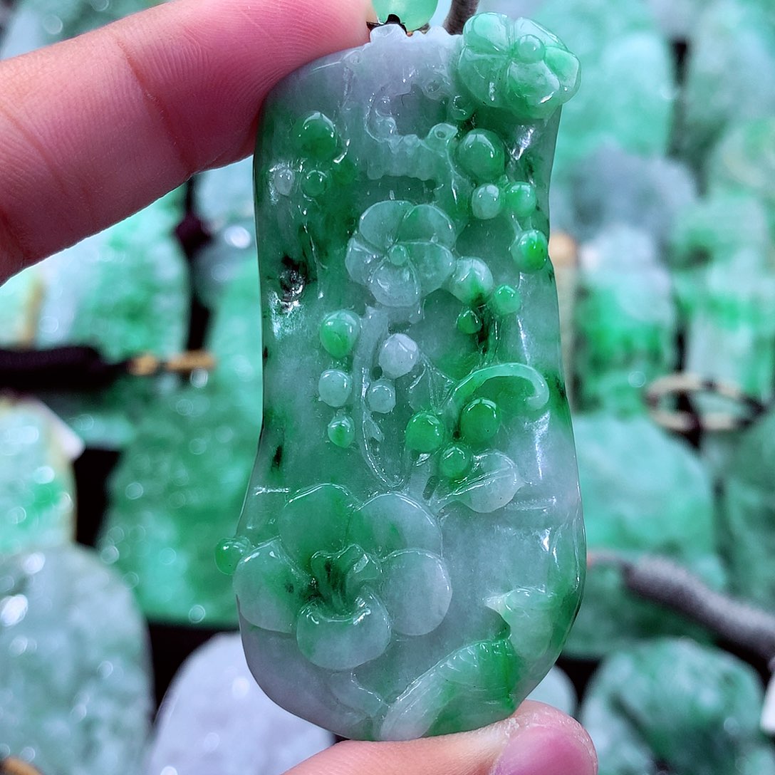 吊坠(不含链)未镶嵌翡翠