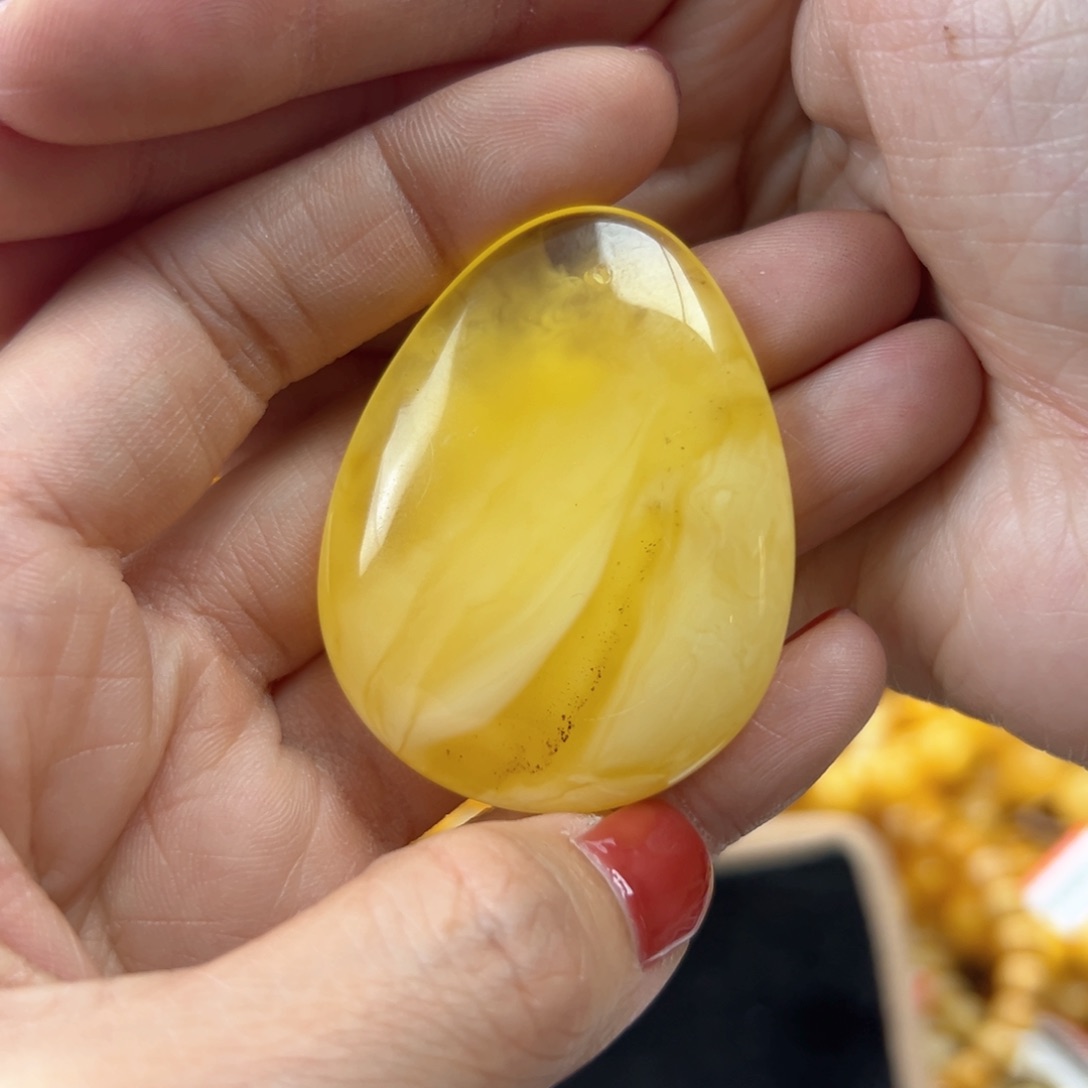 琥珀珠宝奇石未镶嵌