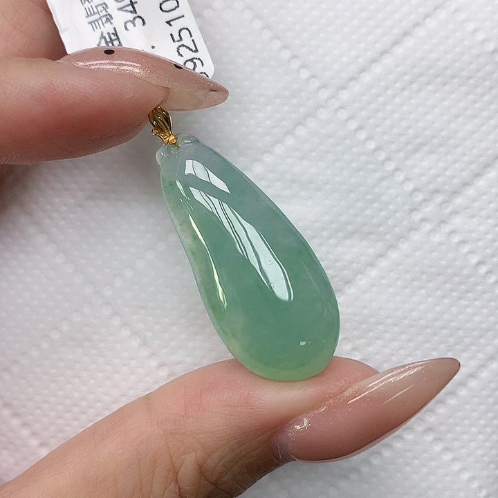 颈饰18K金镶嵌翡翠