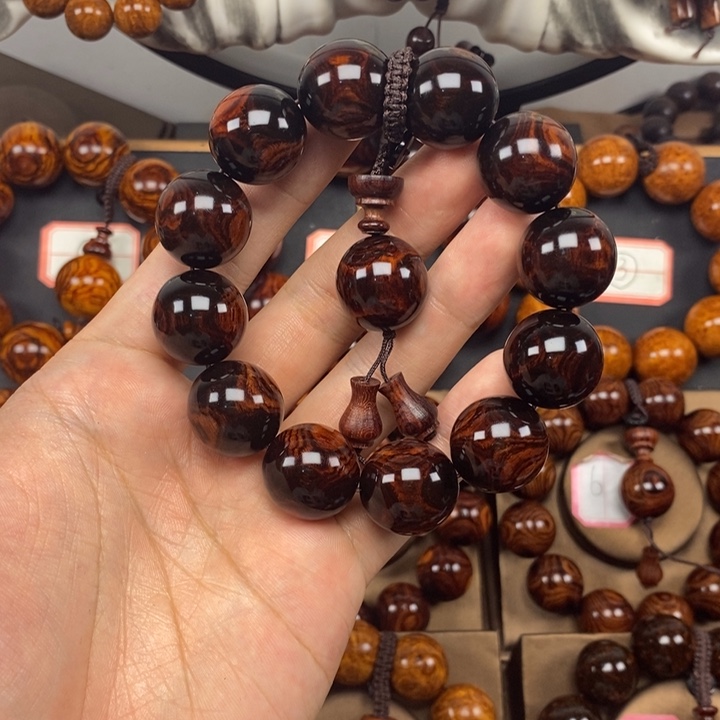 黄花梨/降香黄檀2.0对眼鬼脸