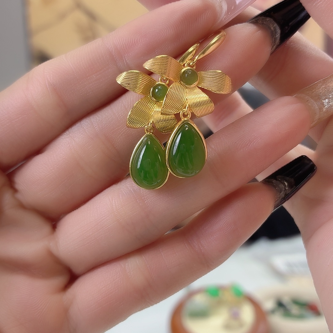 和田玉银S925镶嵌耳饰翡翠