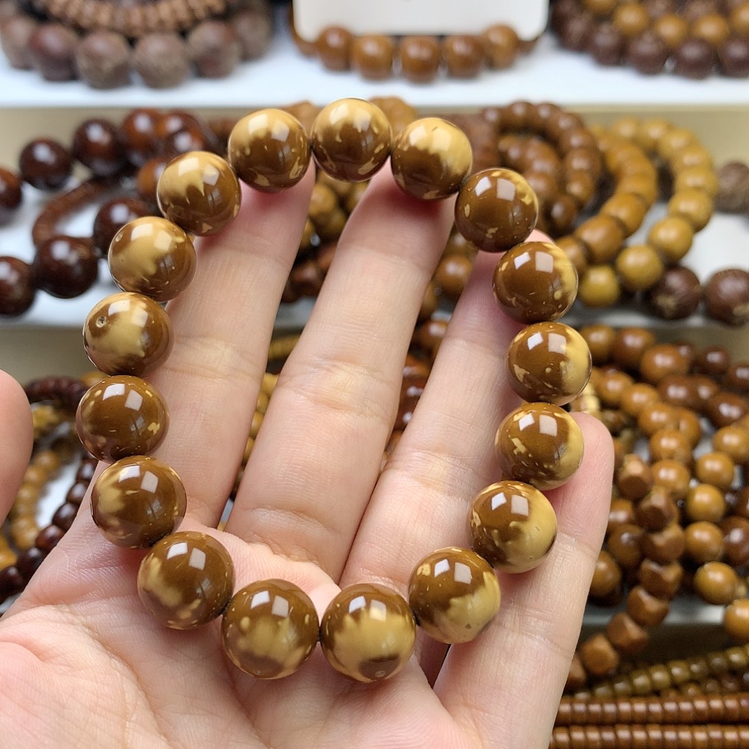 【闪购商品】紫金鼠手串s****y12.8……………