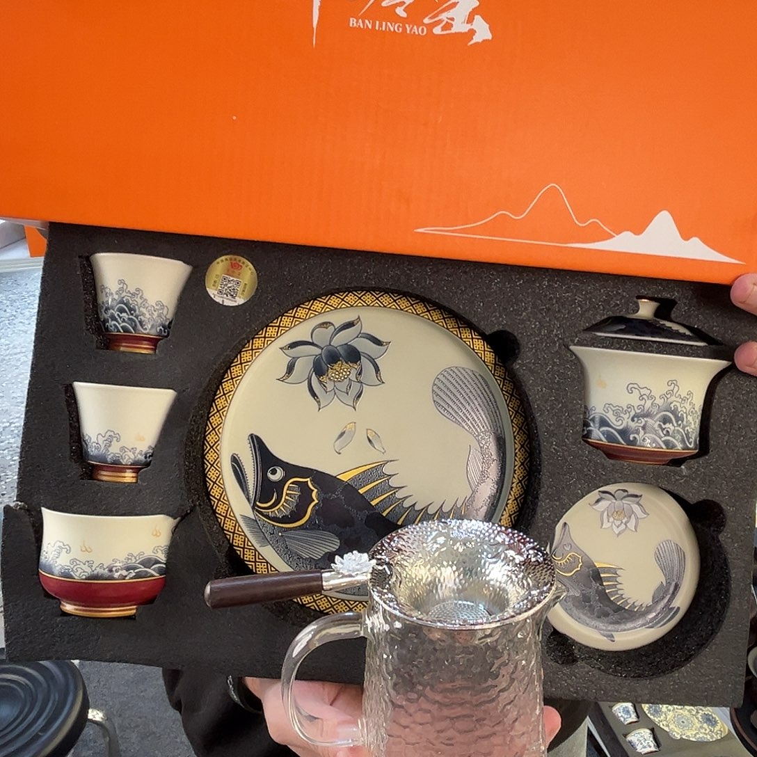 这些盖碗很漂亮！！！