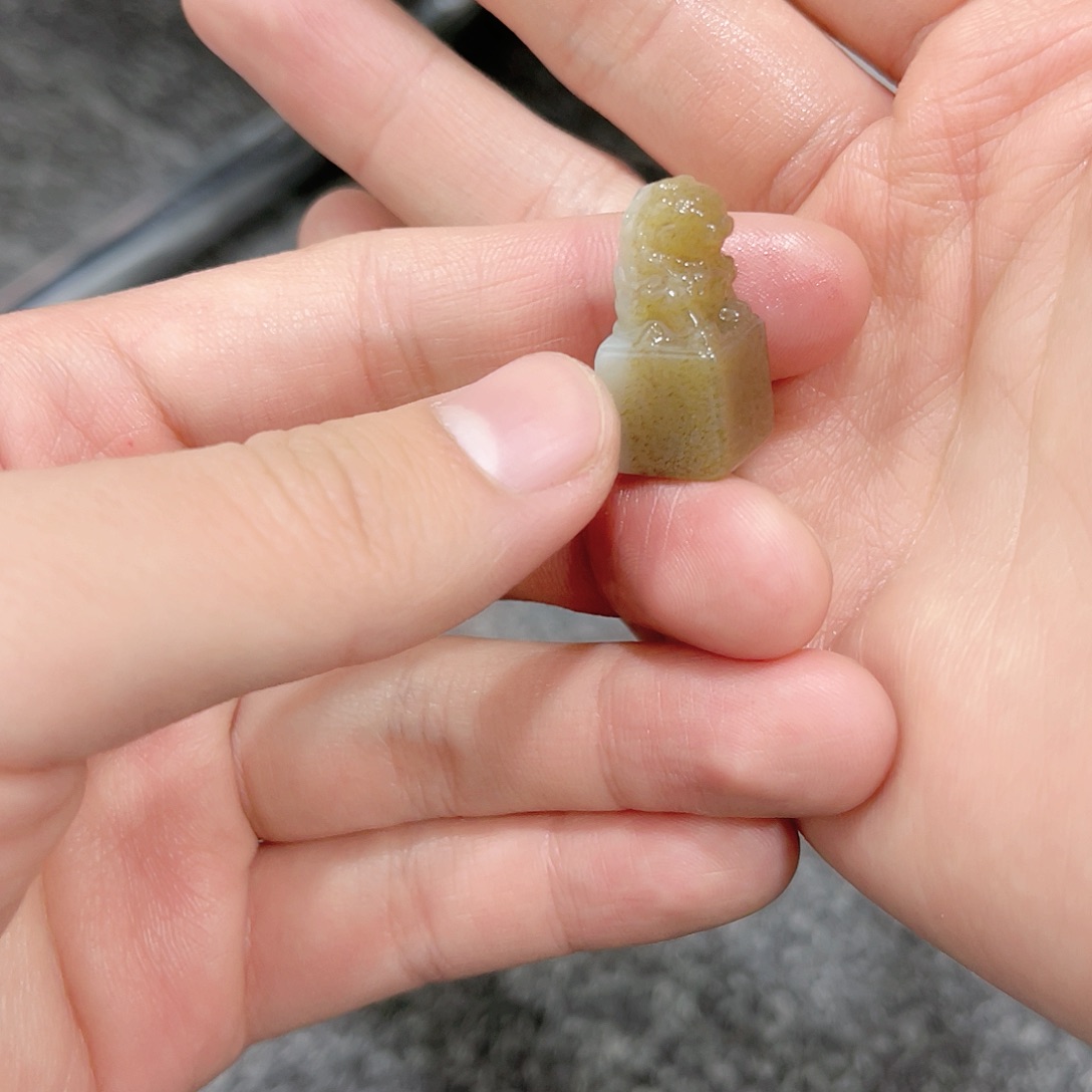 和田玉印章。k k未镶嵌