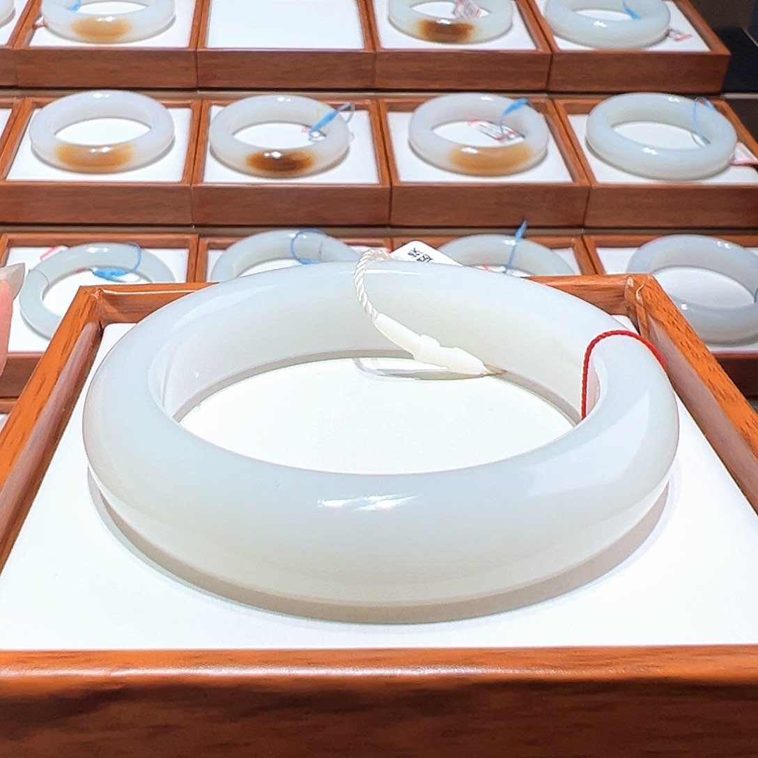 和田玉手镯55/56未镶嵌