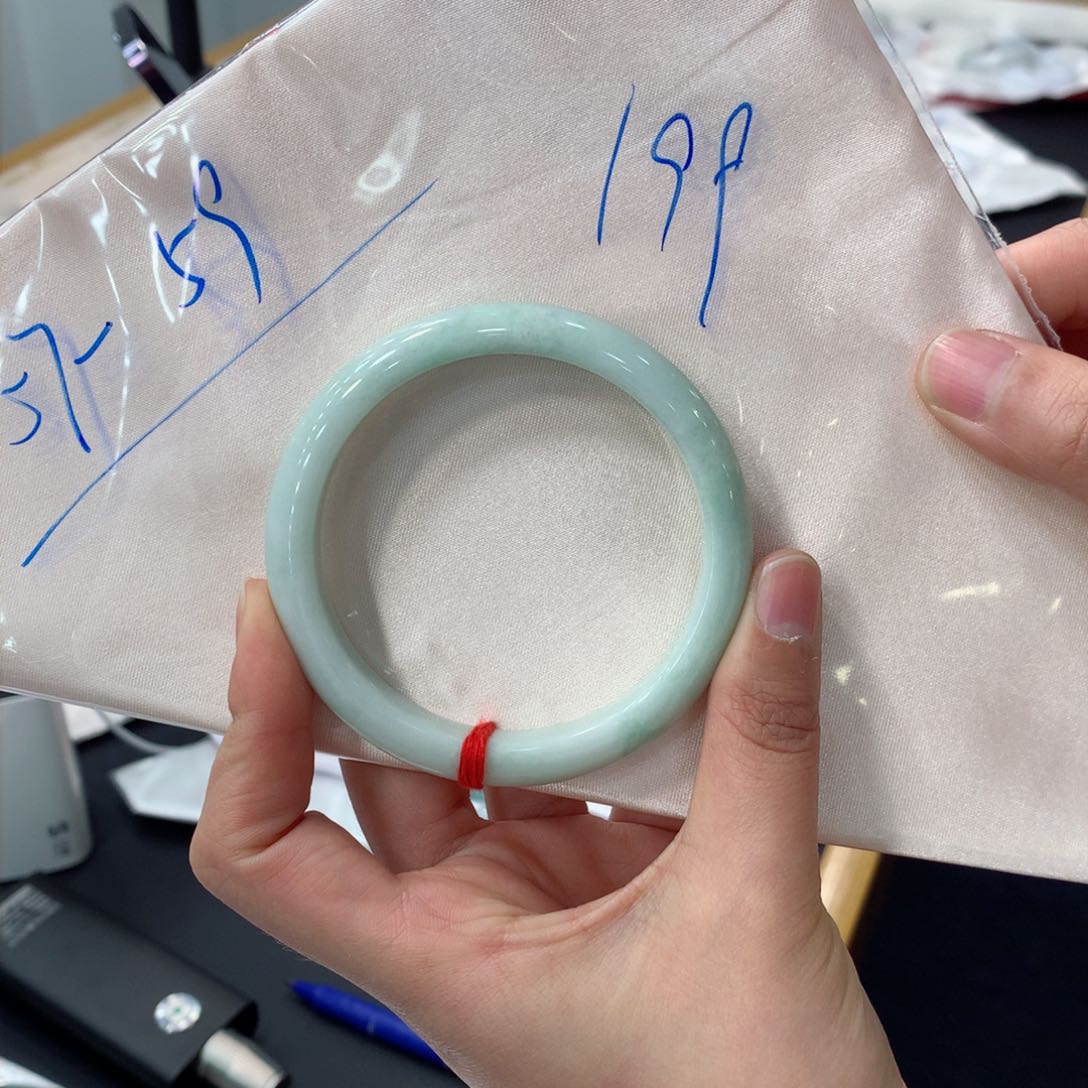 翡翠手镯未镶嵌买断