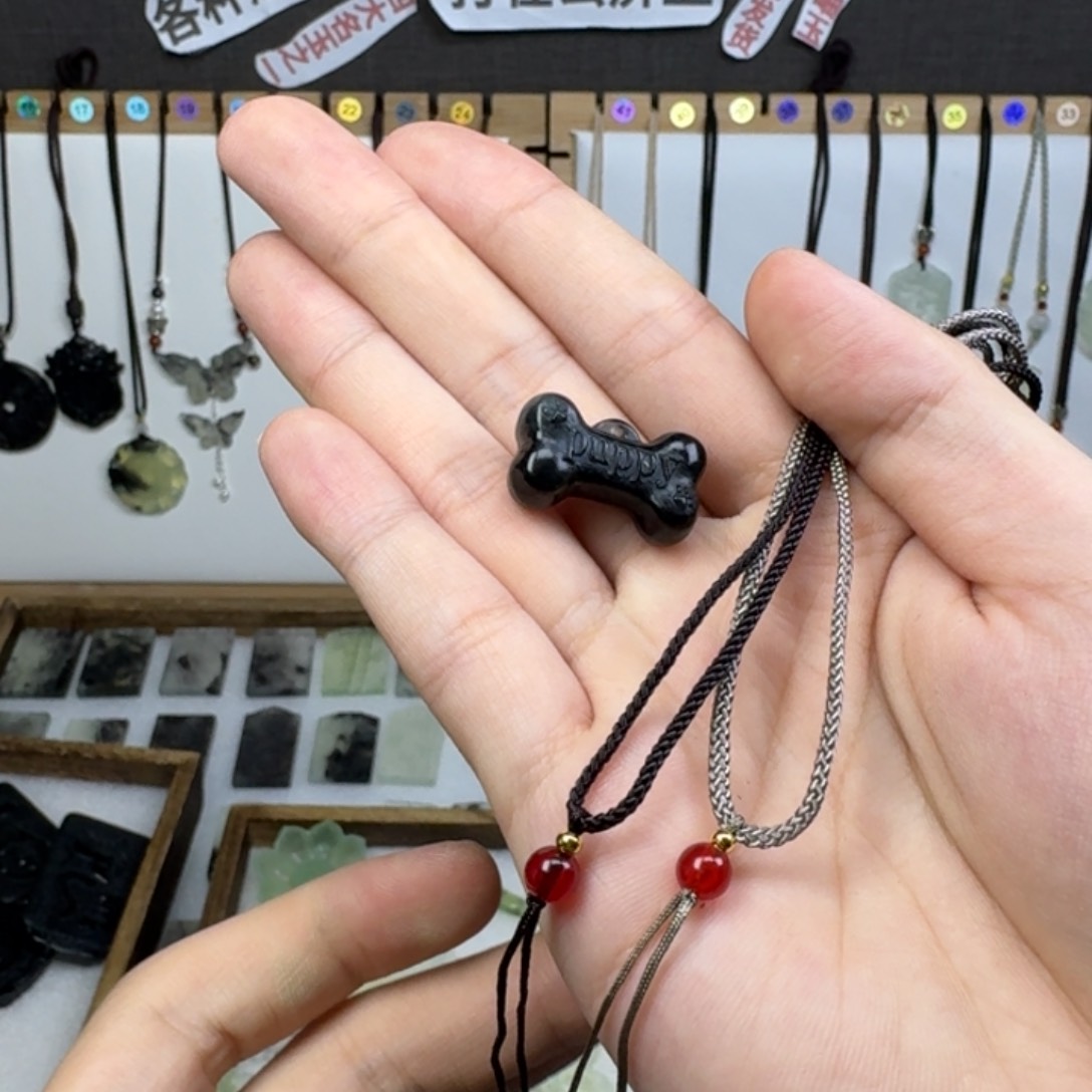 蛇纹石玉吊坠未镶嵌7*”