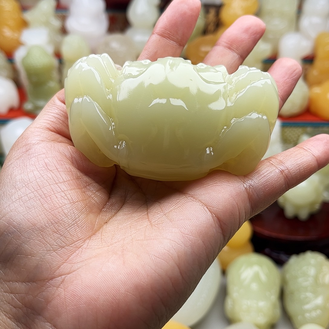 大***，石材螃蟹手把摆件