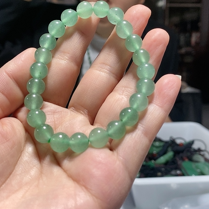 颈饰未镶嵌石英质玉
