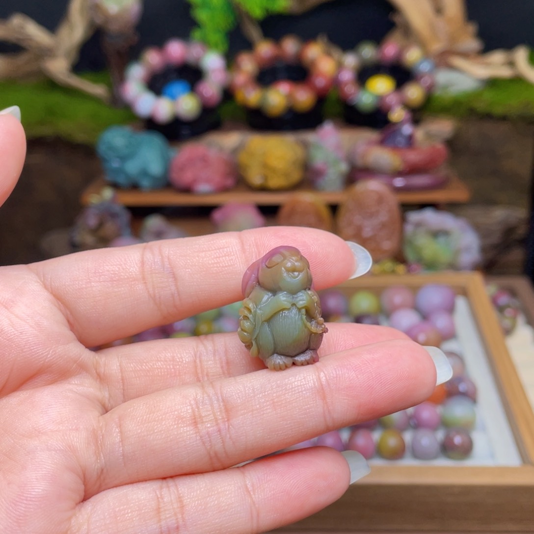 玛瑙/玉髓未镶嵌珠宝半成品盐源玛瑙兔兔