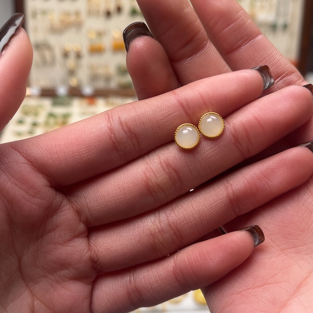 和田玉未镶嵌耳饰