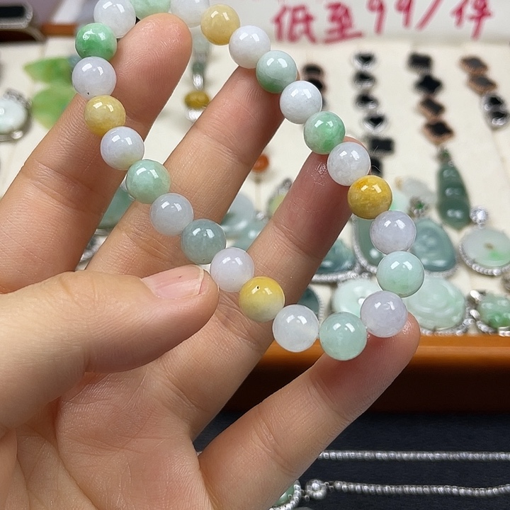 翡翠未镶嵌耳饰多宝