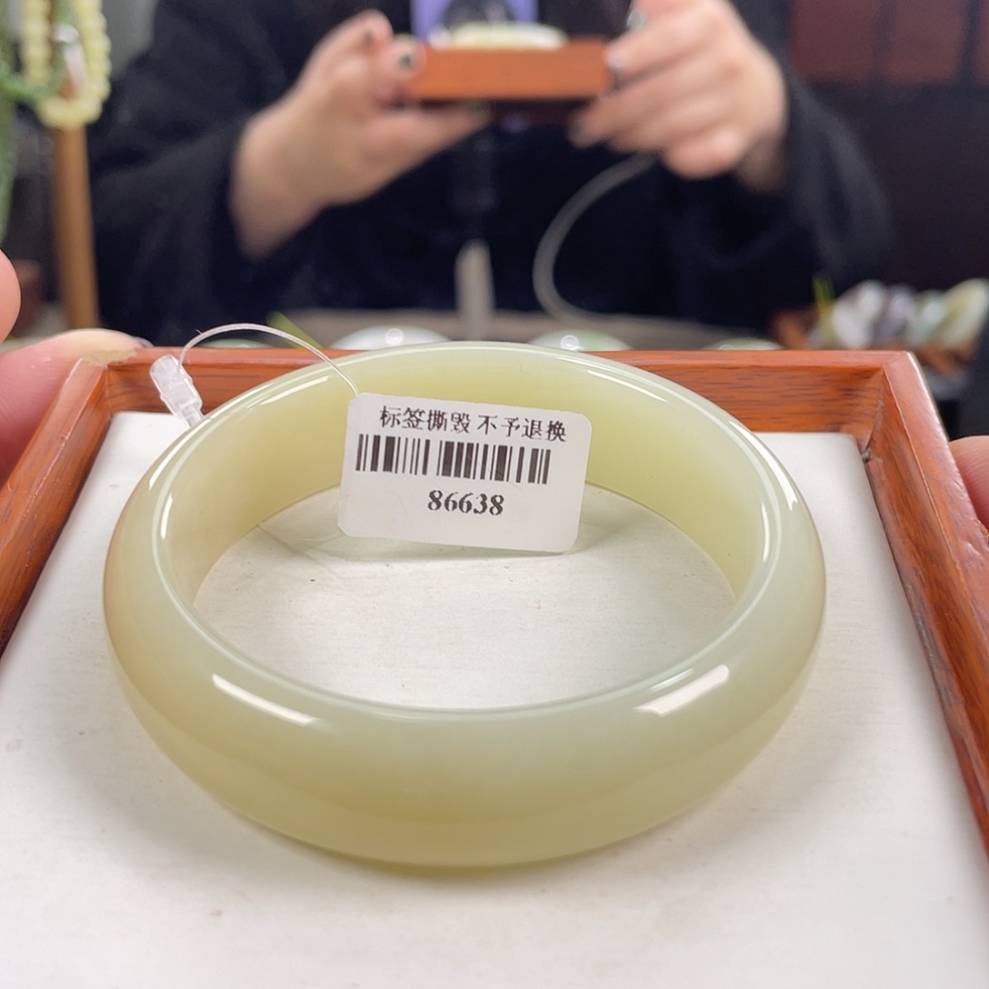 【闪购商品】和田玉手镯未镶嵌53-54