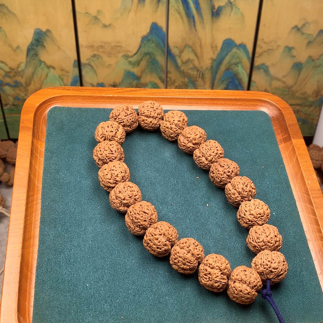 手串金刚菩提5、五星蜂王手持21mm