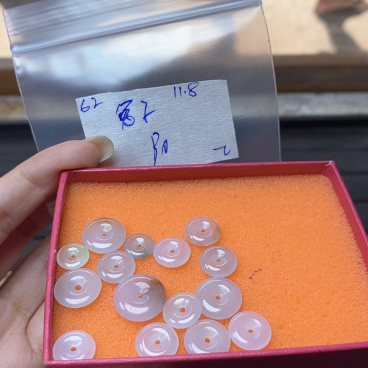 兔***二定制翡翠未镶嵌不退