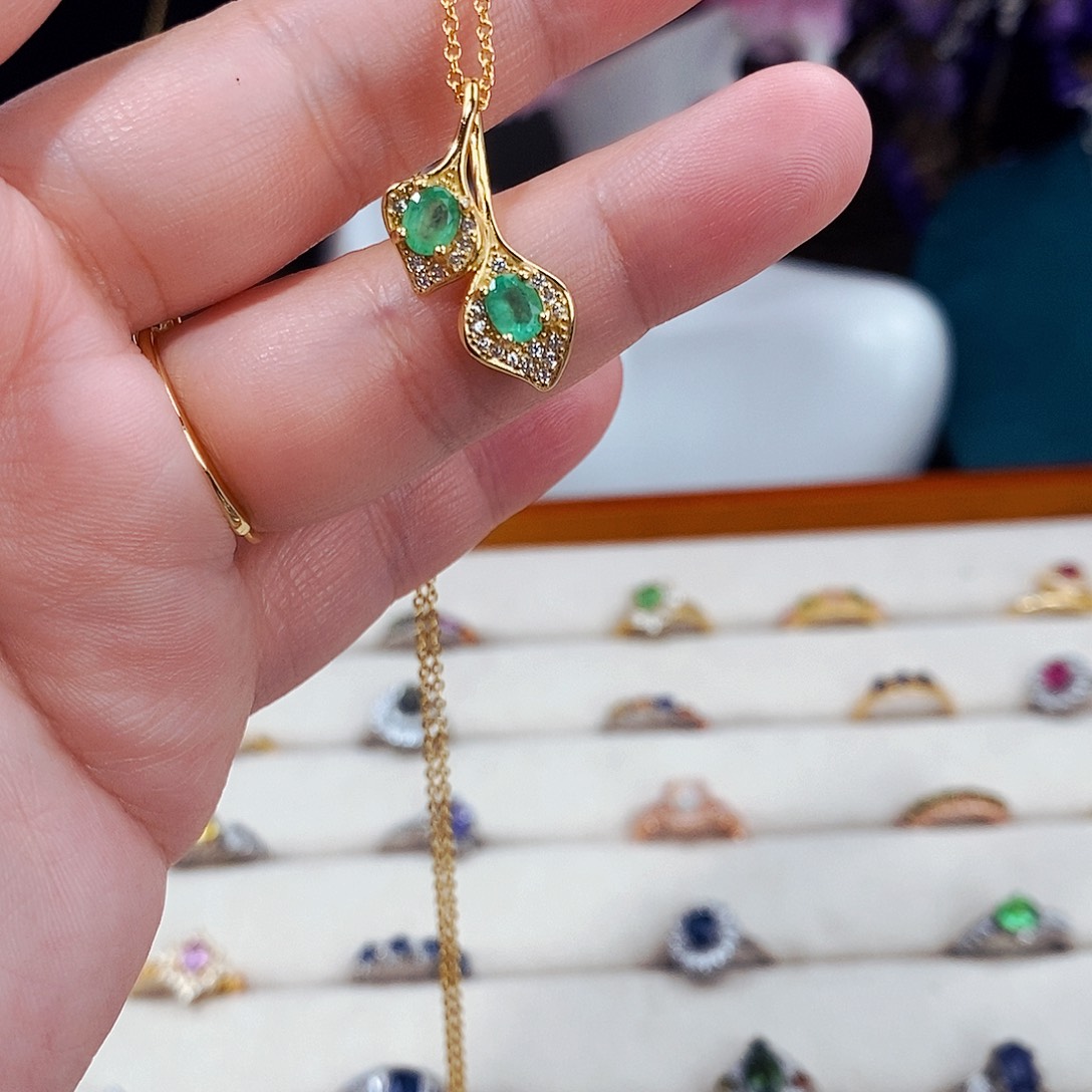 祖母绿颈饰银S925镶嵌