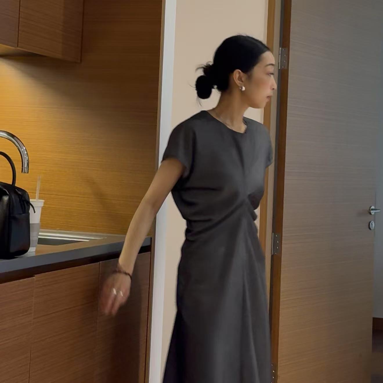 ｛귤 언니｝oc高级银灰巨薄气质连衣裙