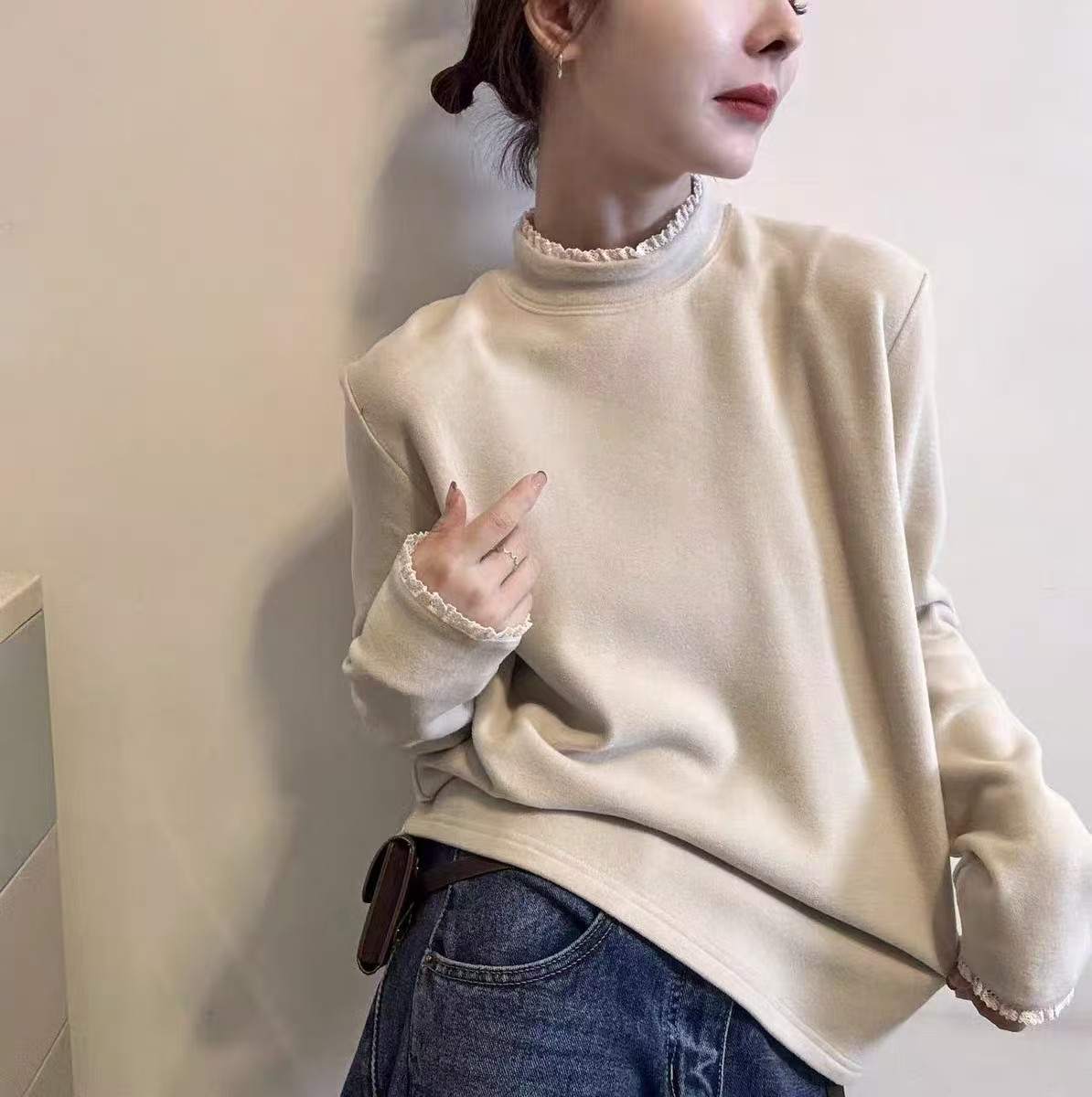 百搭厚款宽松型花边圆领长袖女士常规款韩版秋冬打底衫2521