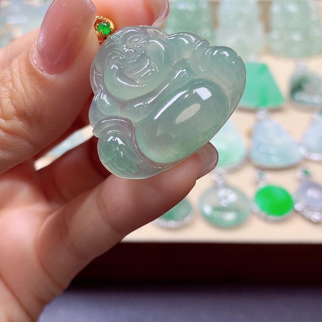 翡翠18K金镶嵌颈饰翡翠