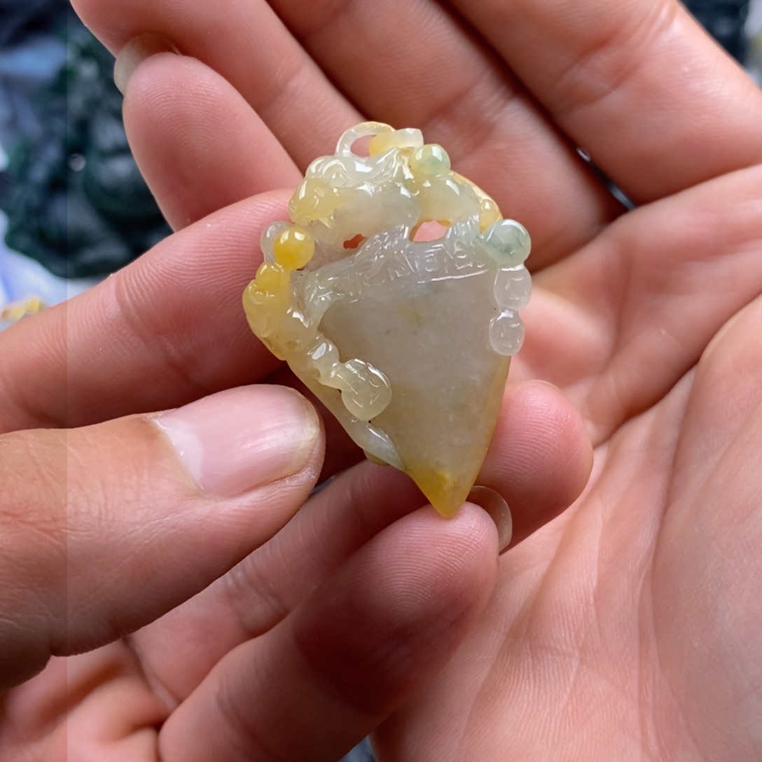 定制翡翠未镶嵌翡翠