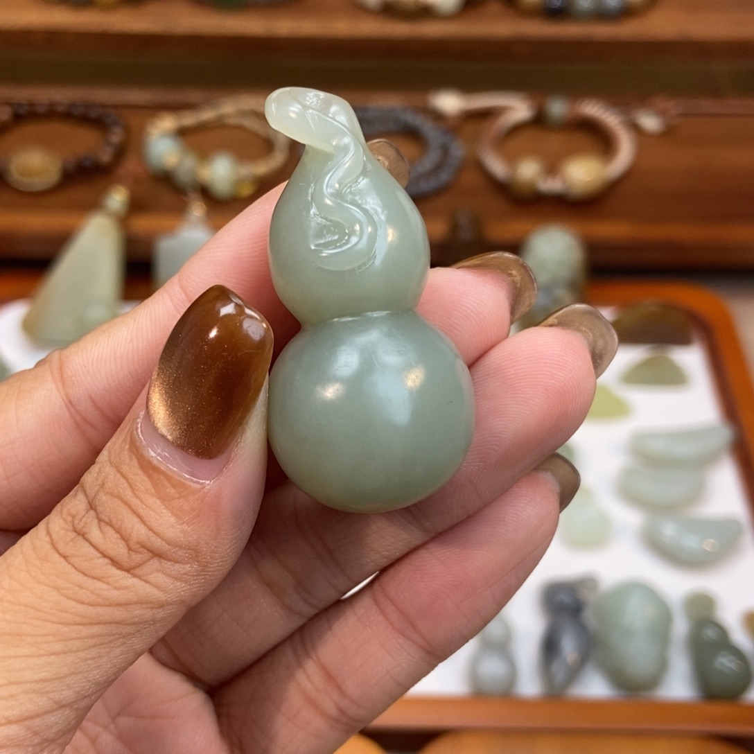 和田玉未镶嵌吊坠(不含链)