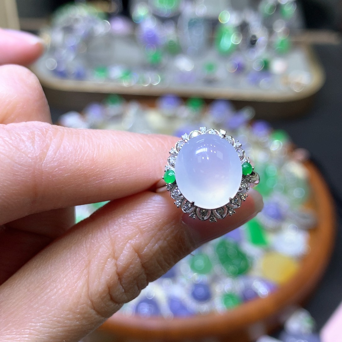 【闪购商品】翡翠颈饰18K金镶嵌翡翠吊坠项链